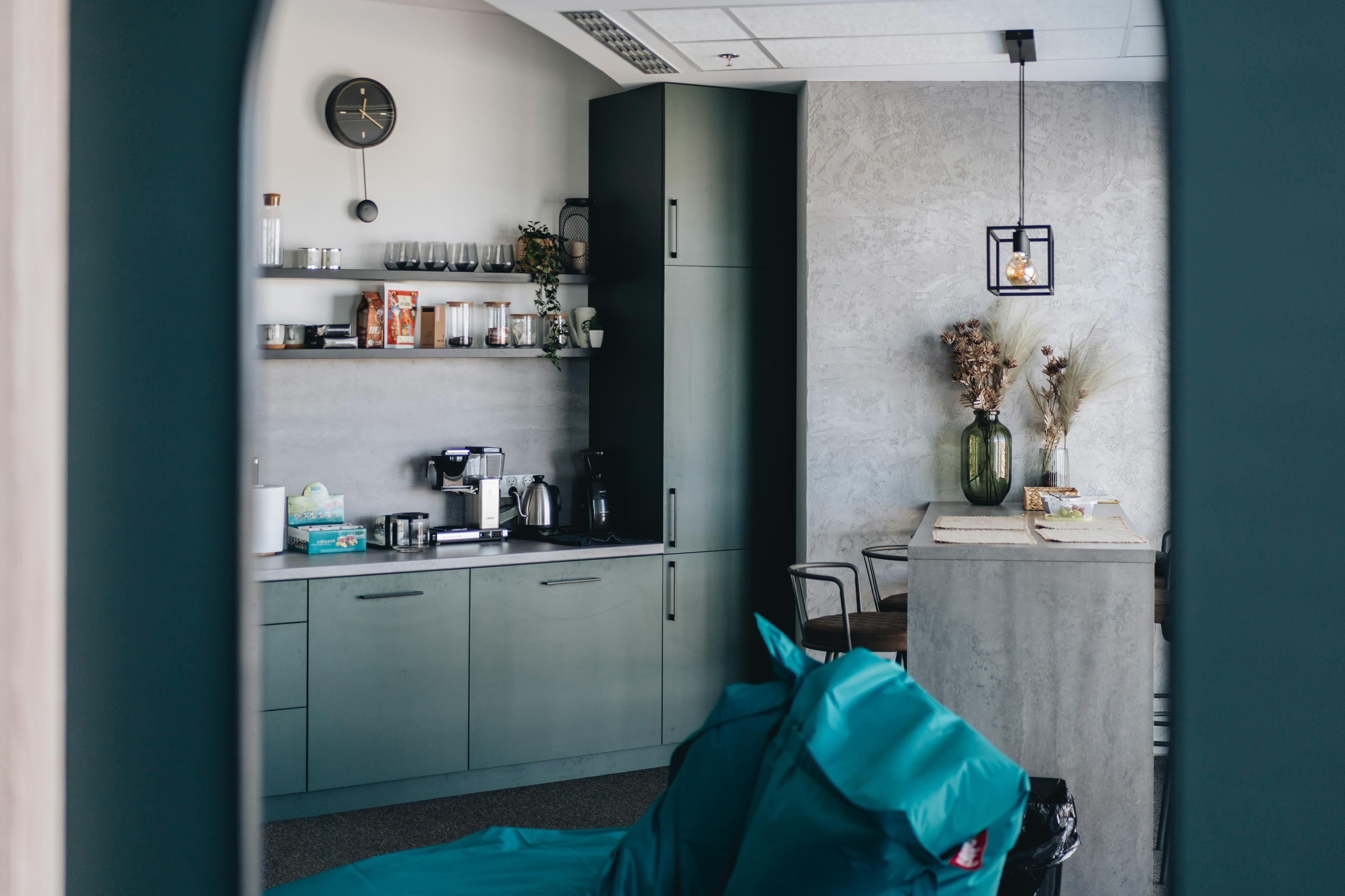 Pantry & Break-Out